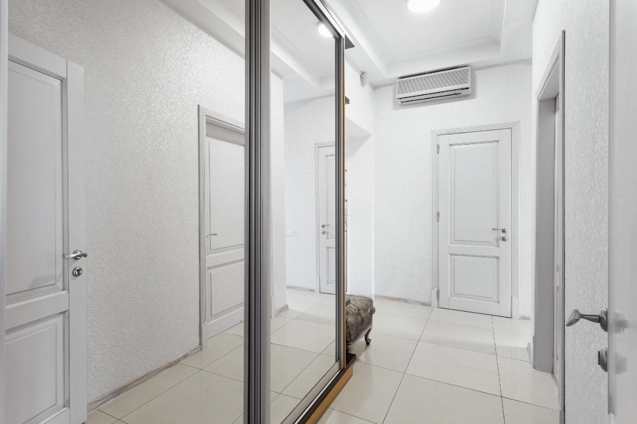 2 Bedroom On Deribasovskaya Str. أوديسا المظهر الخارجي الصورة